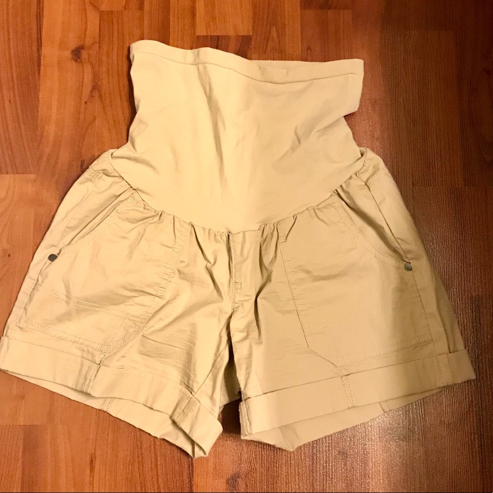 Destination Maternity size small khaki shorts